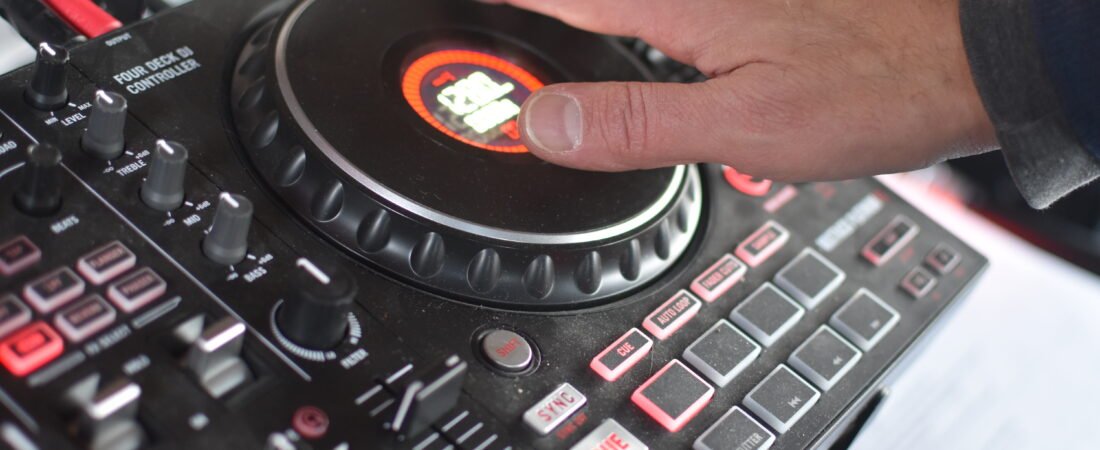 How to Choose a Wedding DJ (Without Regretting It Later)